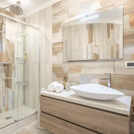 Style And Comfort In The Heart Of The *