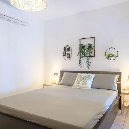 Style And Comfort In The Heart Of The *