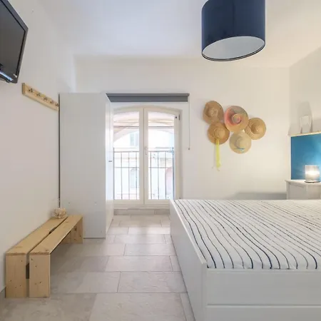 Style And Comfort In The Heart Of The *