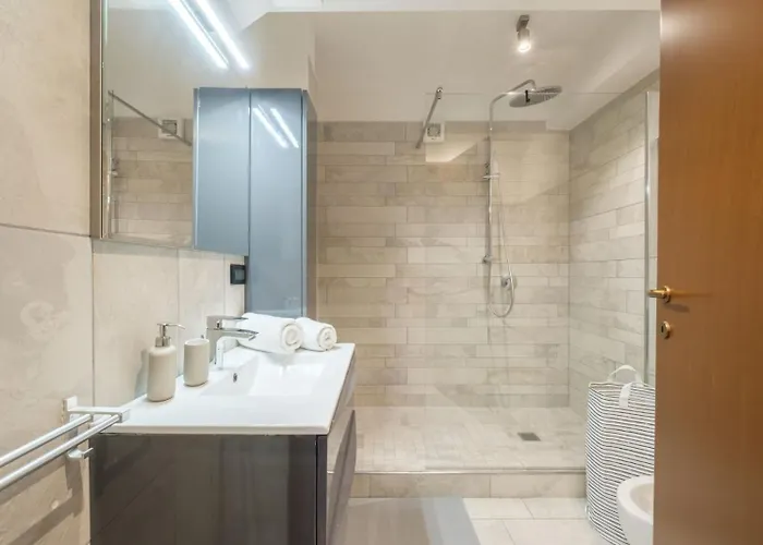 Style And Comfort In The Heart Of The Lägenhet *